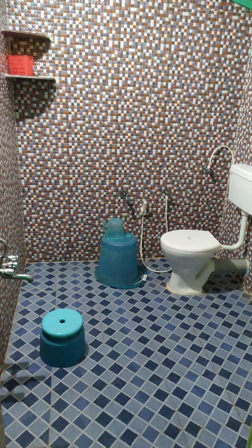 M G Cottage & Dormitory Gokarna  Bagian luar foto