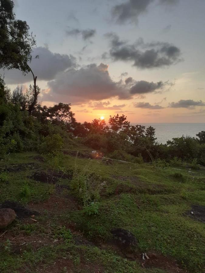 M G Cottage & Dormitory Gokarna  Bagian luar foto